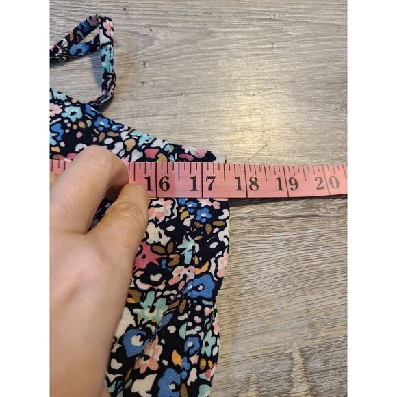 Ci sono large women's floral printed open back romper - Picture 8 of 8